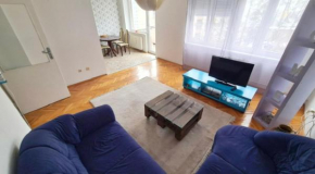 Comfortable 2 bedroom apartment with free parking